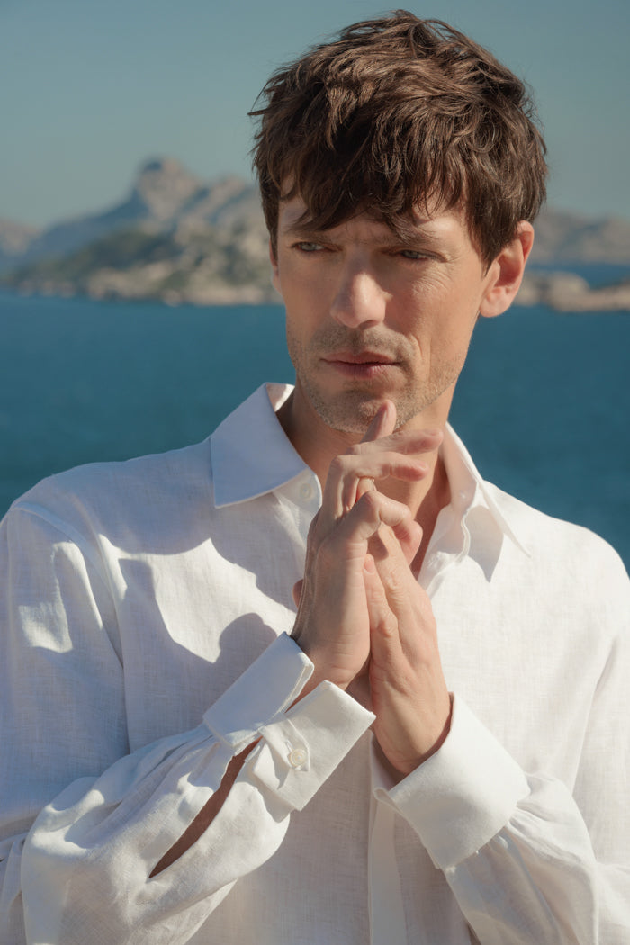 Chemise Lin Luxe col français poignets Bourrienne Coupée dans du lin normand tissé en Italie - vue de face