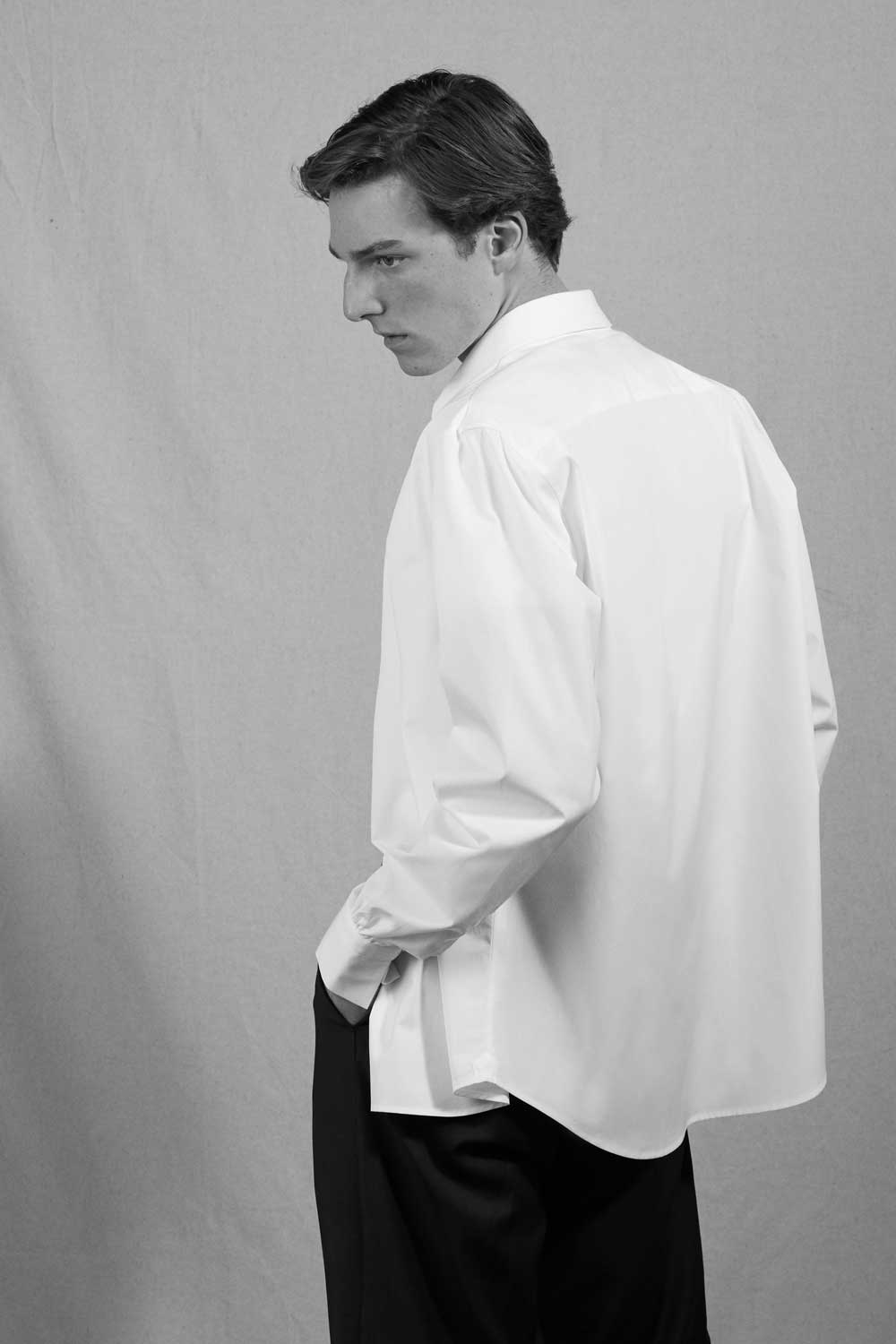 chemise blanche à col français vue de dos