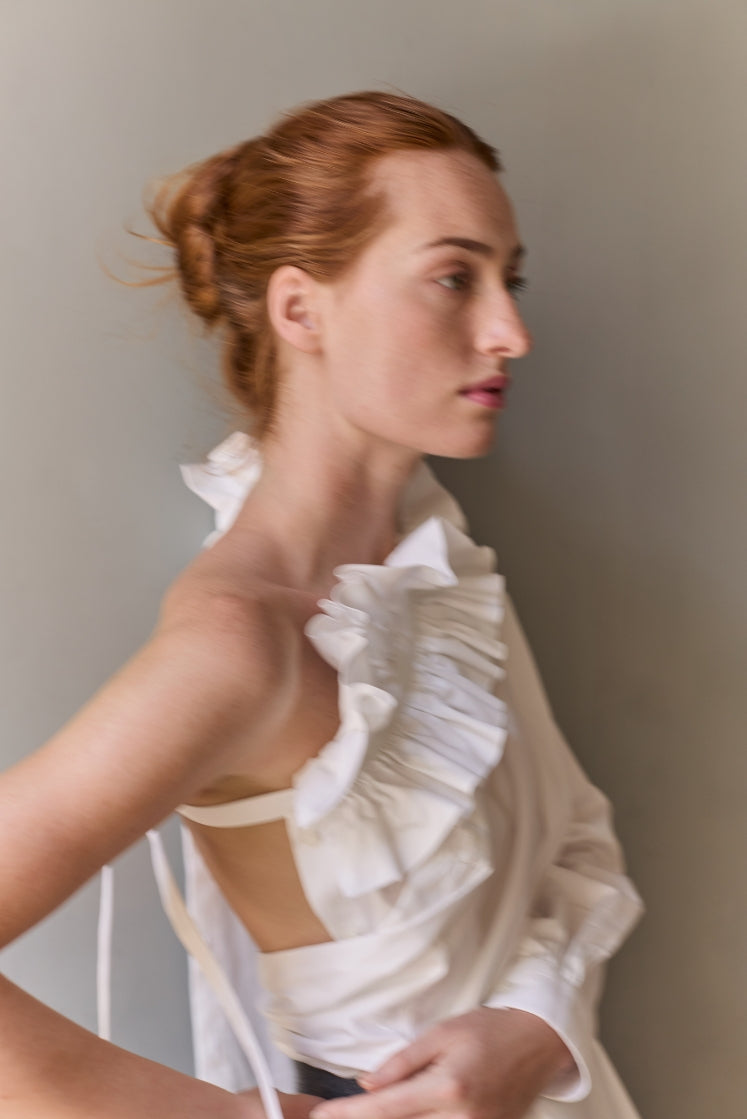 Chemise PASTEL blanche stylisée de façon originale.