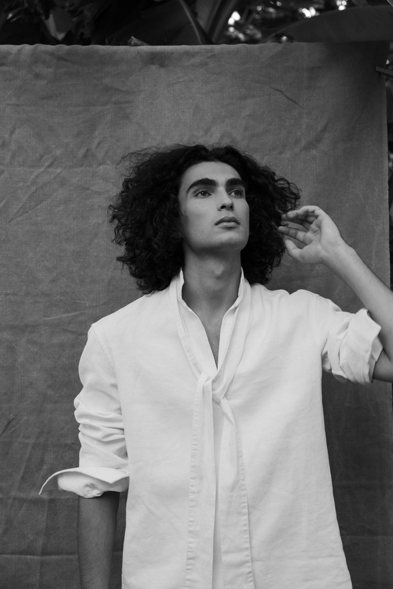 Chemise Homme Lin Haut de Gamme Bourrienne Paris X savoir-faire artisanal confectionné en Europe vue de face