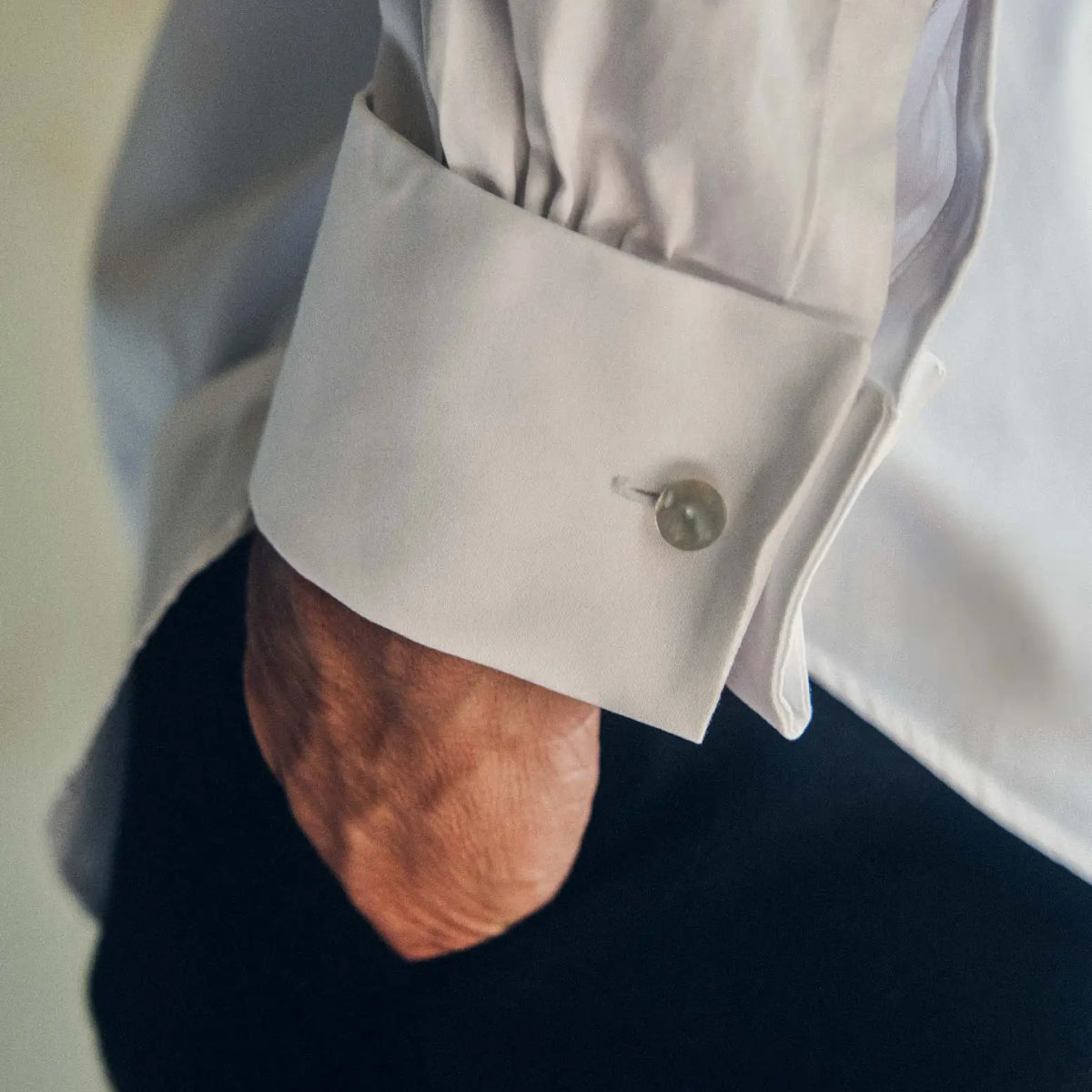 What type of shirt should I wear with cufflinks? What type of shirt should I wear with cufflinks?