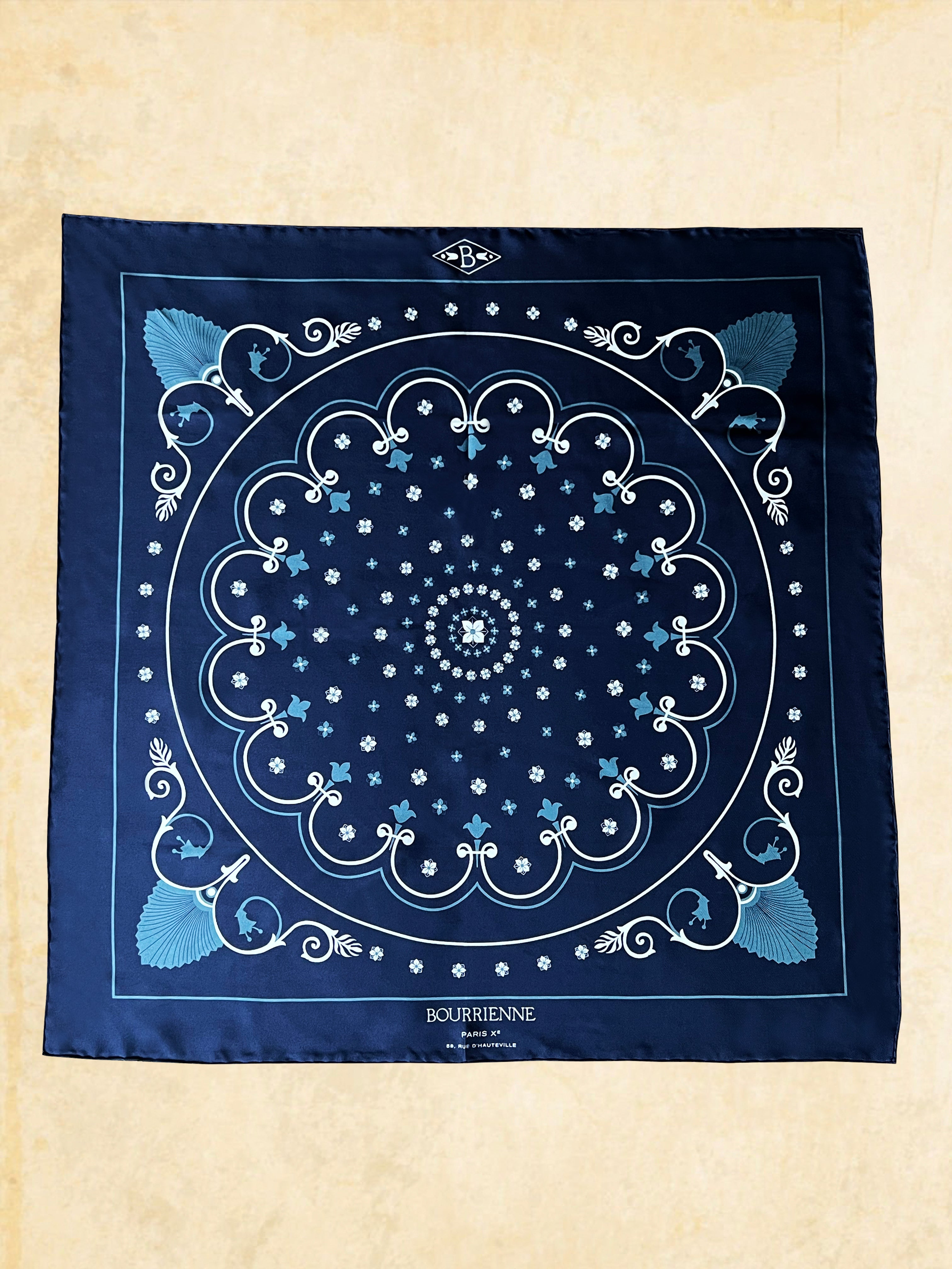 NUIT ETOILEE Silk scarf