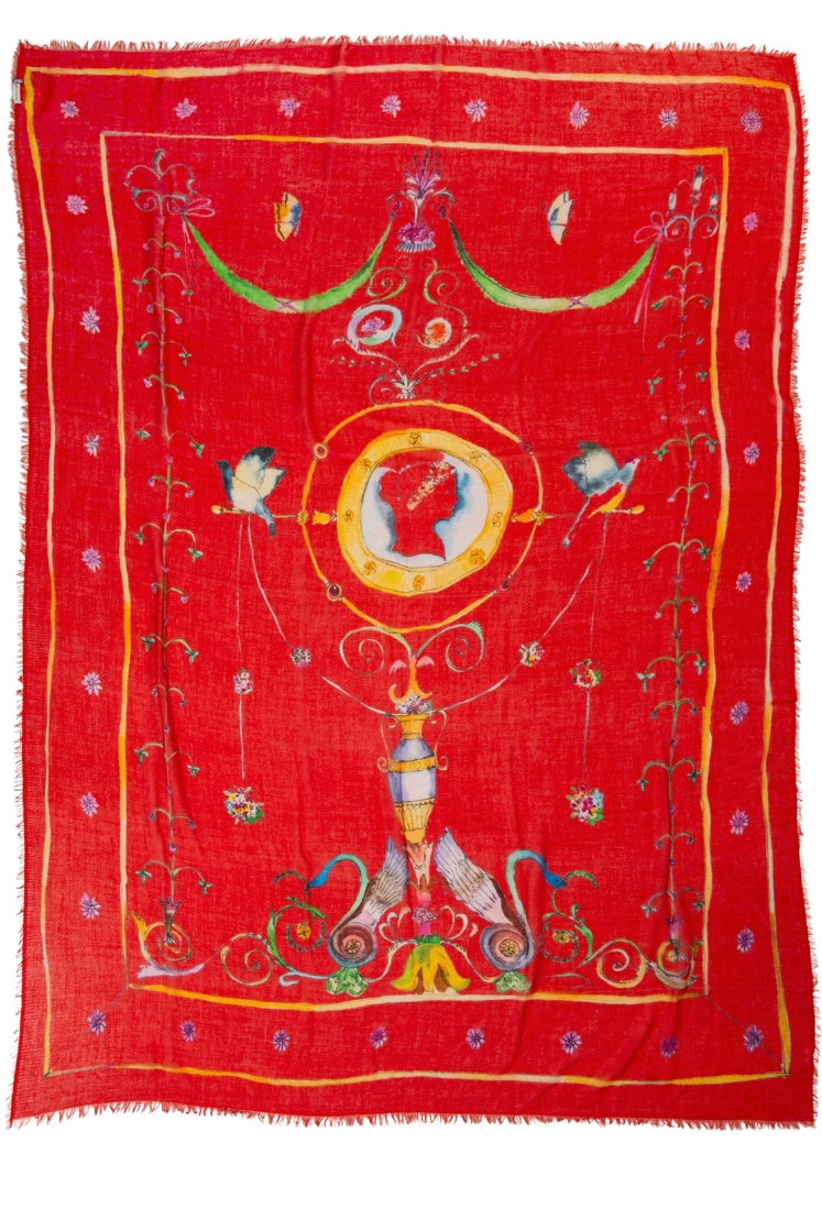 Écharpe Fortunée en cachemire rouge aux motifs de l'Hôtel de Bourrienne, imaginée en collaboration avec Mirror in de Sky, tissée à la main au Népal. 